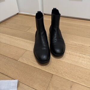 NWOT Tom Ford Black Pebbled Leather Chelsea Boots